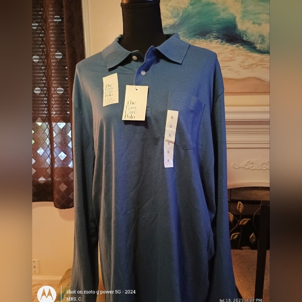 Gentlemen's Croft & Barrow extra large polo. Brand new with tags. Navy